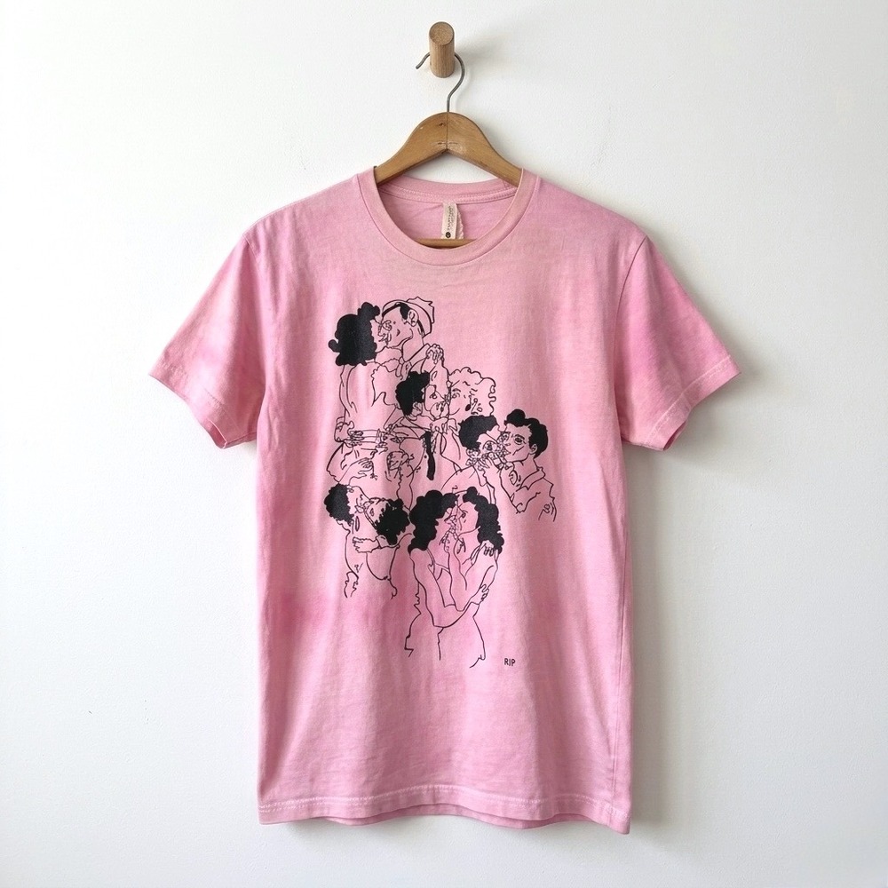 Next Level Apparel Pink Graphic T-Shirt Couples Kissing Line Art Small RIP